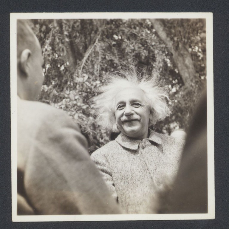 Einstein, American Continental Club üyeleriyle Princeton'daki bahçesinde. Fotoğraf: Albert Einstein Archives/Greenlight